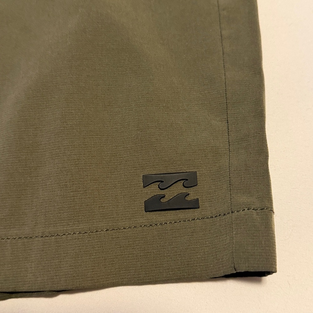 Billabong Men's Flat Front Shorts - Picture 3 of 8